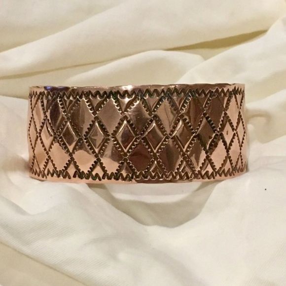 Vintage Diamond Etched Copper Cuff Bracelet - Picture 8 of 8